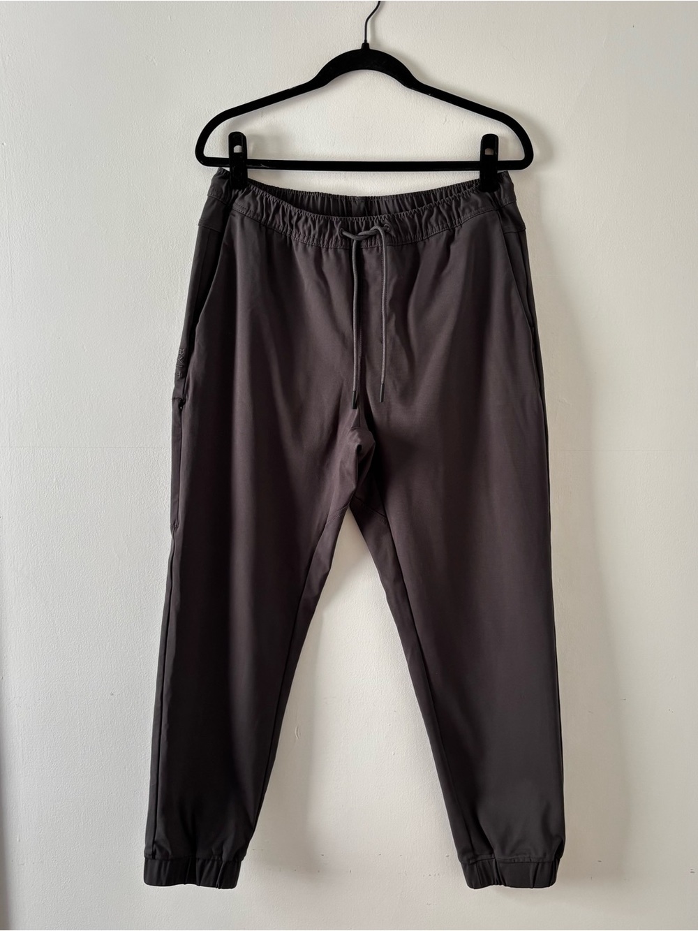 BYLT Basics Men’s Performance Joggers Drawstring Waist Tie Pockets Charcoal Grey